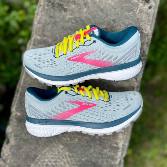 Brooks Shoes - Brooks Women's Athletic Shoes - Gray, Pink, and Yellow
